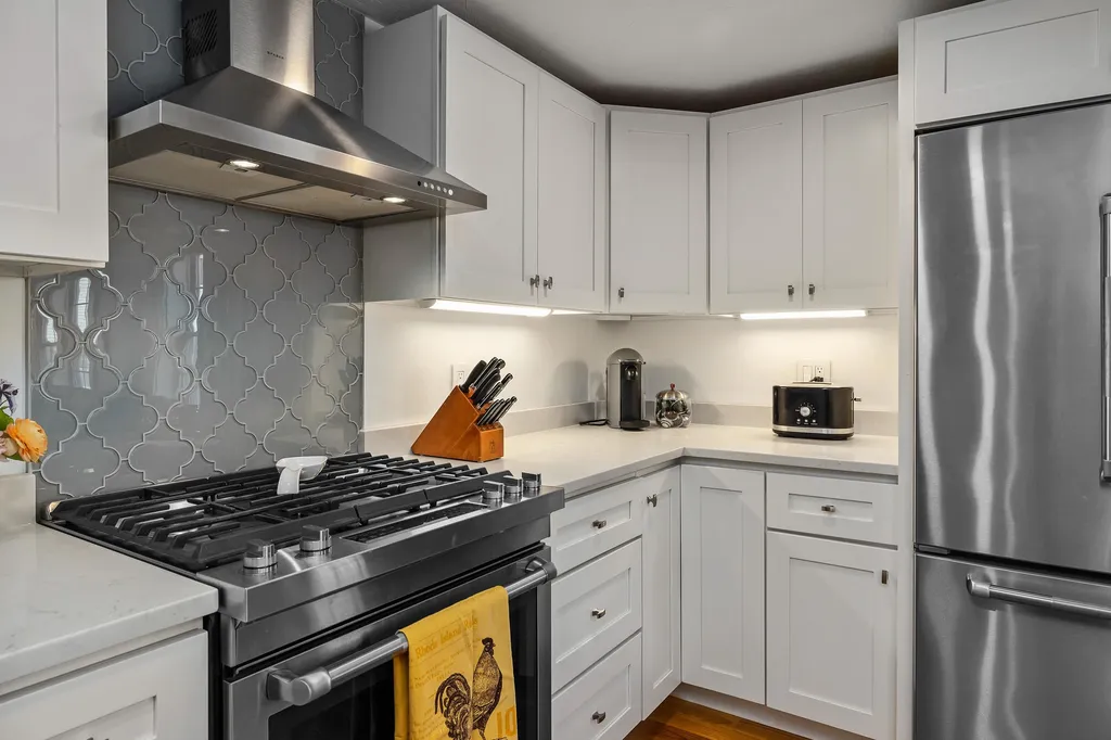21 Brewster Street Portsmouth NH 03801