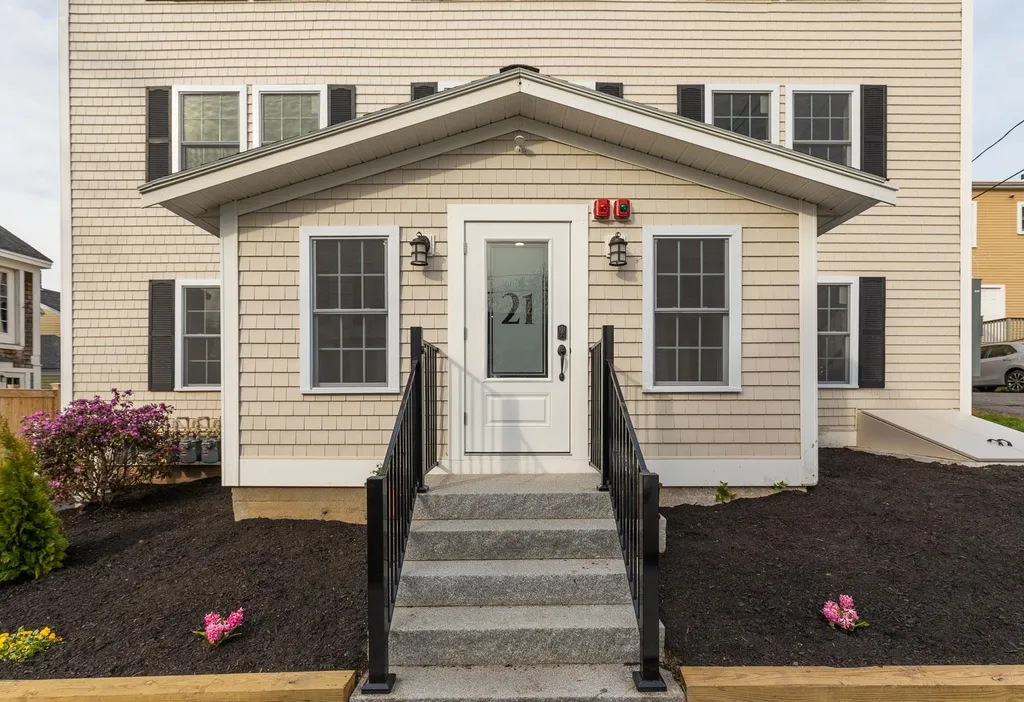 21 Brewster Street Portsmouth NH 03801