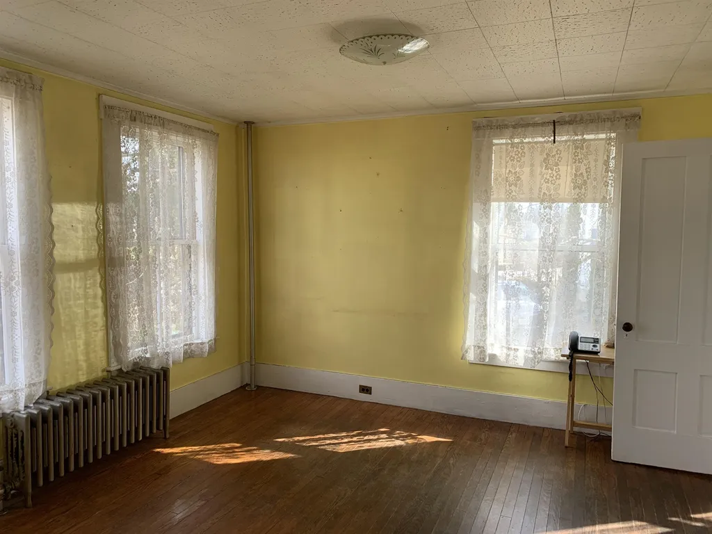 68 Dawson Street Milton NH 03851
