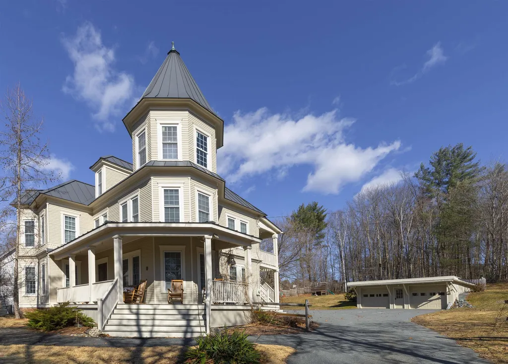 29 Elm Street West Lebanon NH 03784