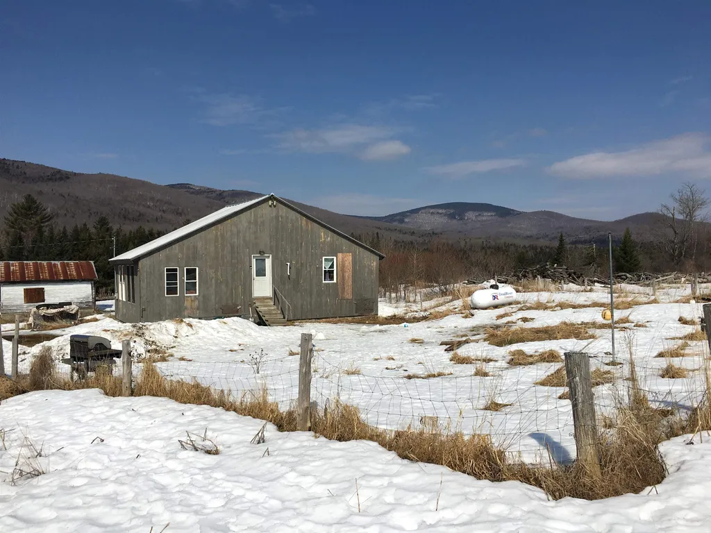 138 Us 302 Topsham VT 05068