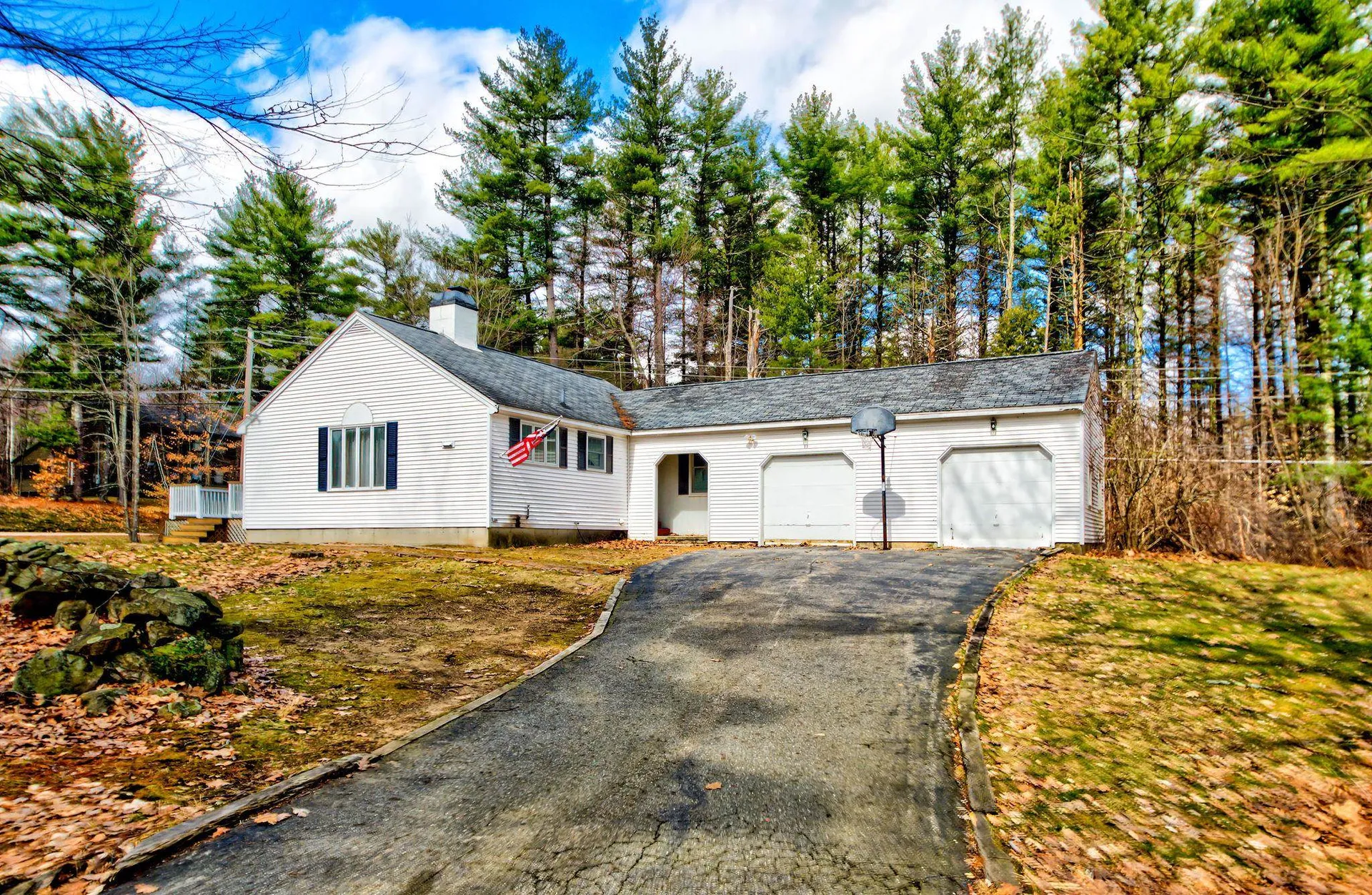 11 Rowell Road Sandown NH 03873