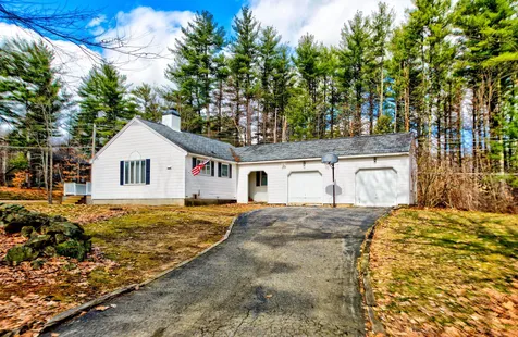 11 Rowell Road Sandown NH 03873