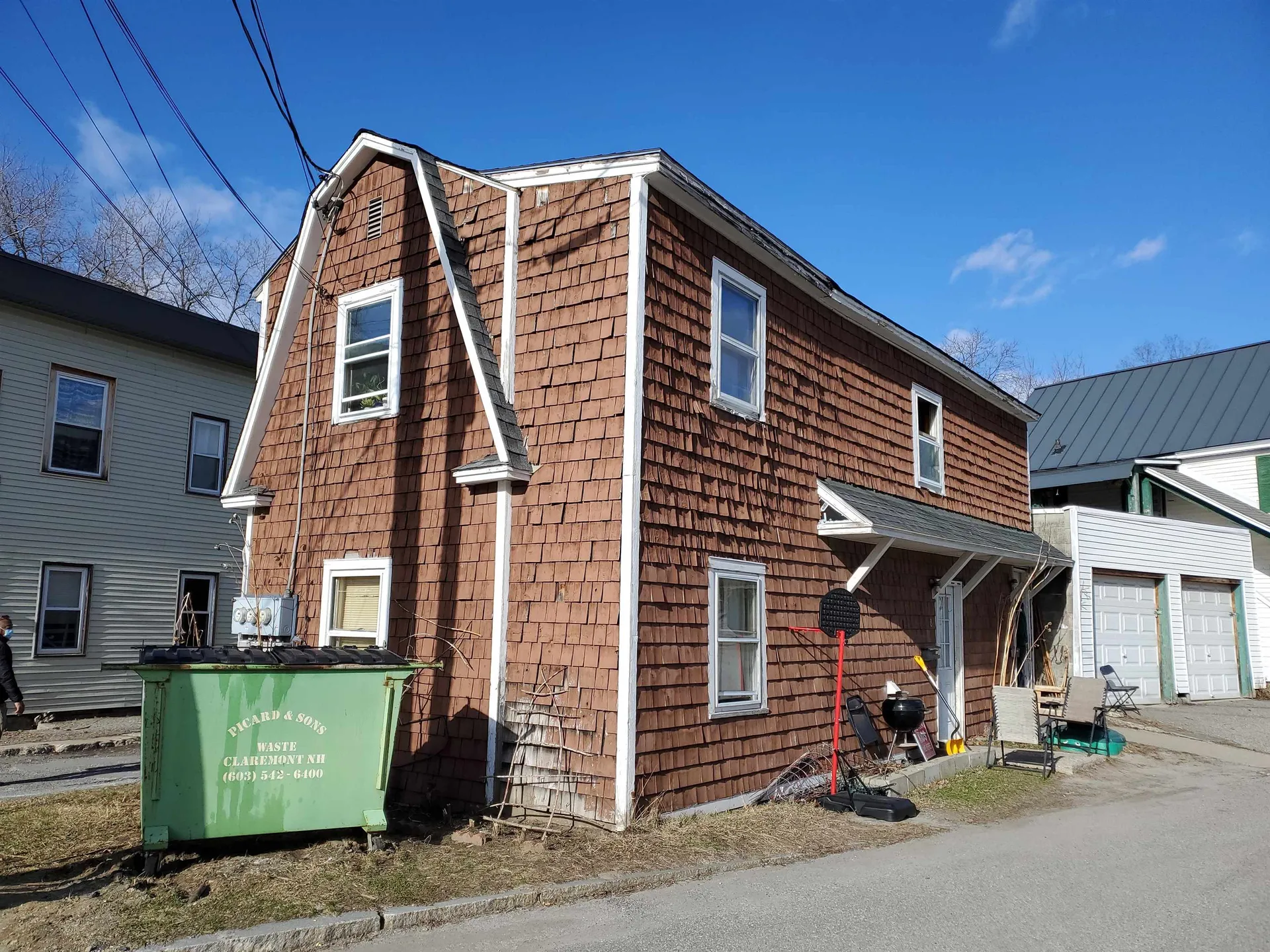 8 Wall Street Claremont NH 03743