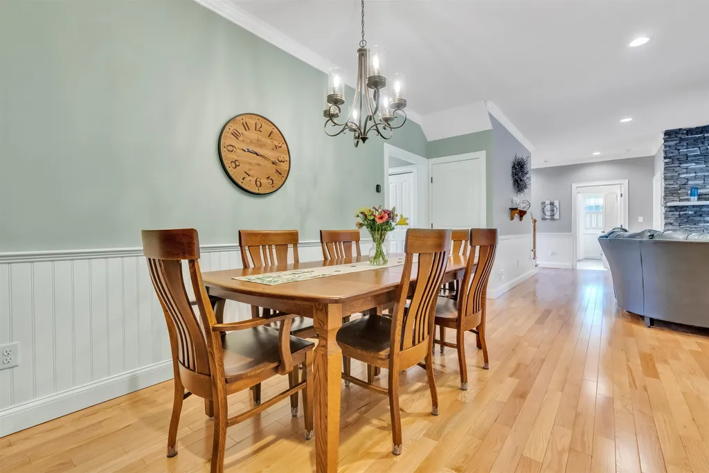 33 Laredo Lane Rochester NH 03868
