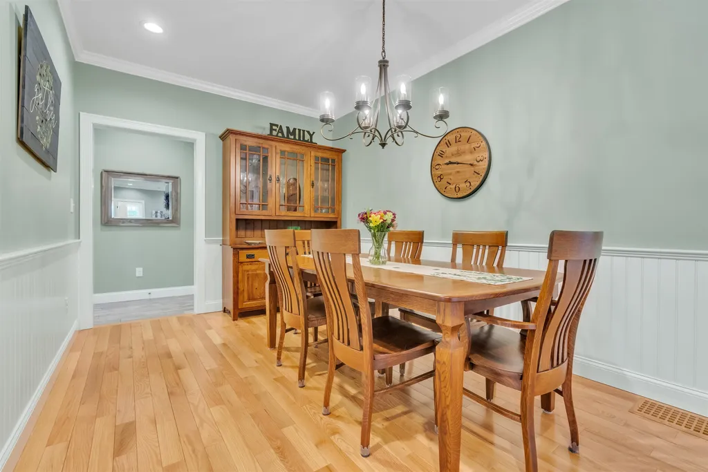 33 Laredo Lane Rochester NH 03868