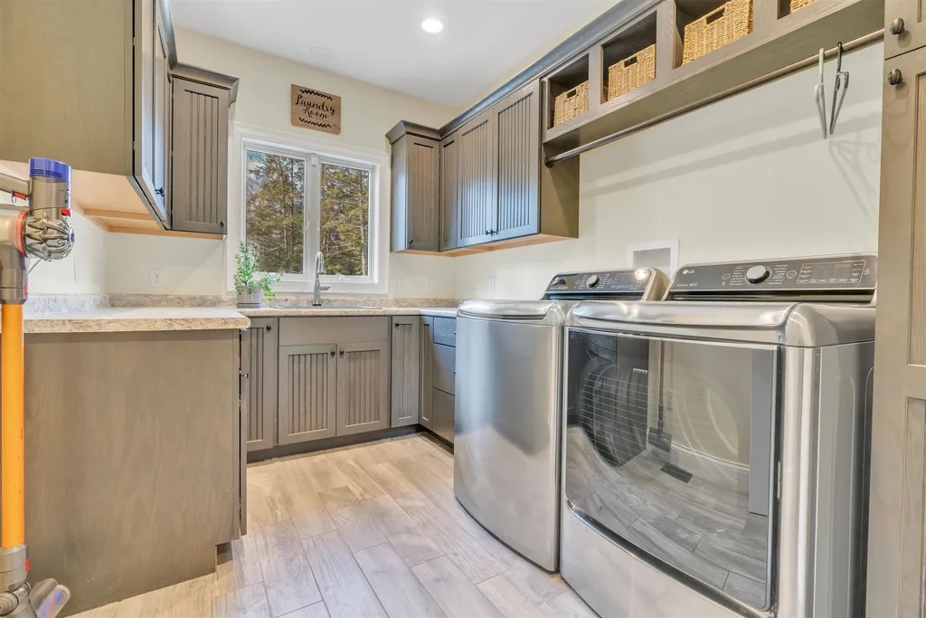 33 Laredo Lane Rochester NH 03868