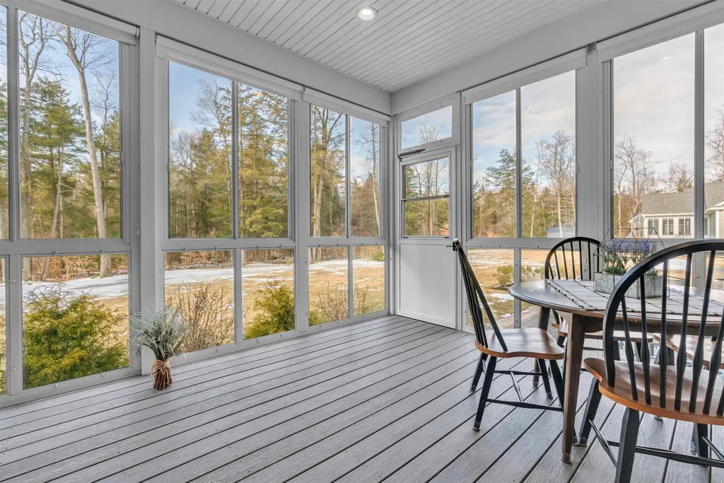 33 Laredo Lane Rochester NH 03868