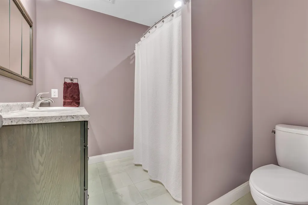 33 Laredo Lane Rochester NH 03868