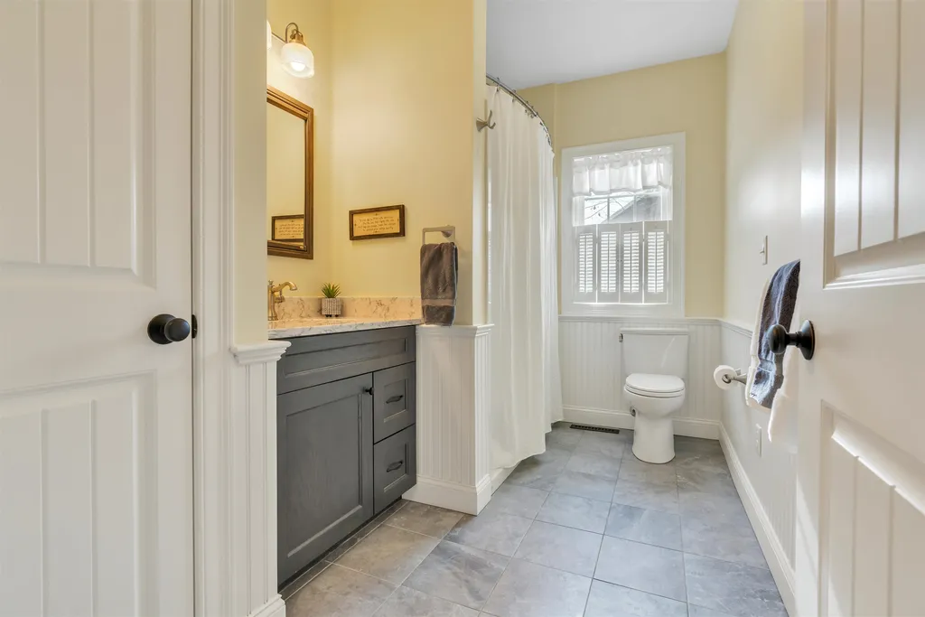 33 Laredo Lane Rochester NH 03868