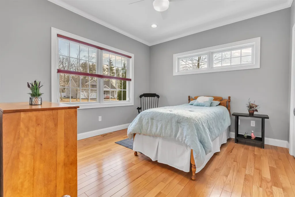 33 Laredo Lane Rochester NH 03868