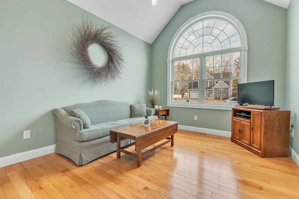 33 Laredo Lane Rochester NH 03868