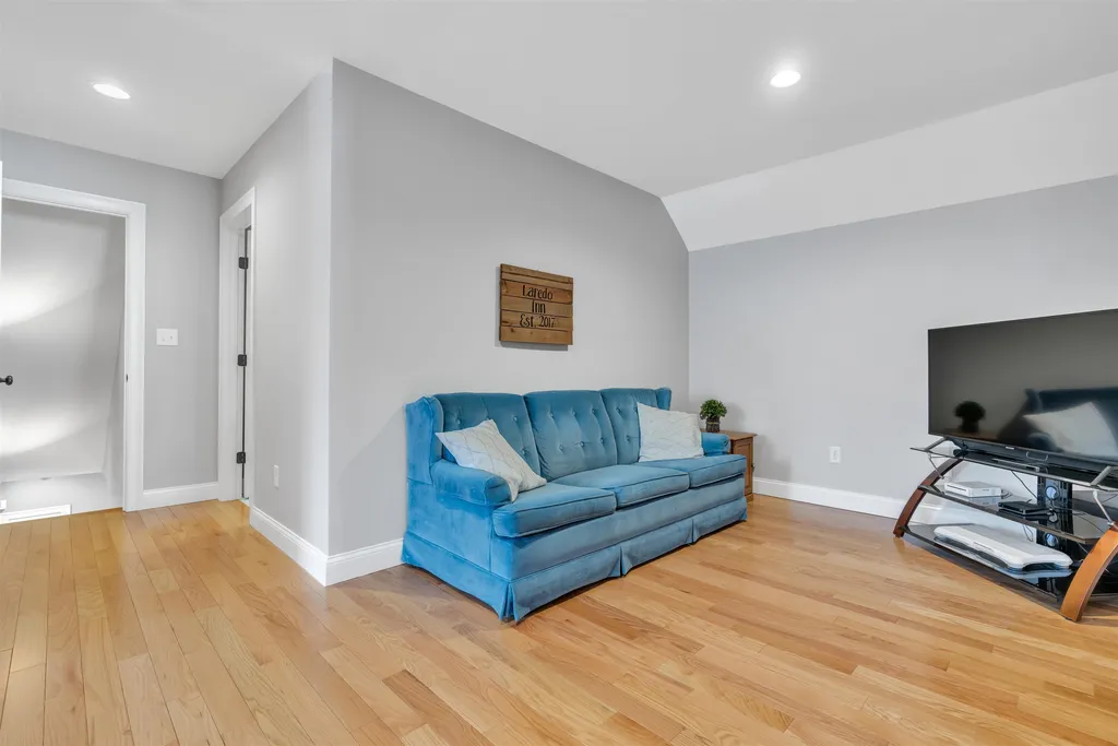 33 Laredo Lane Rochester NH 03868