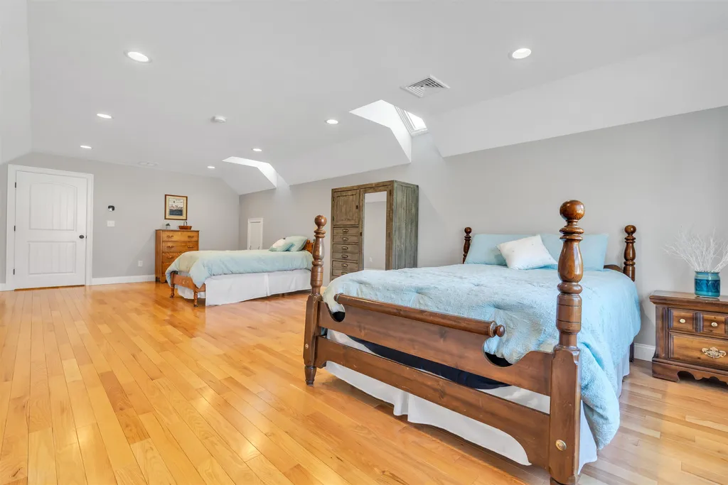33 Laredo Lane Rochester NH 03868