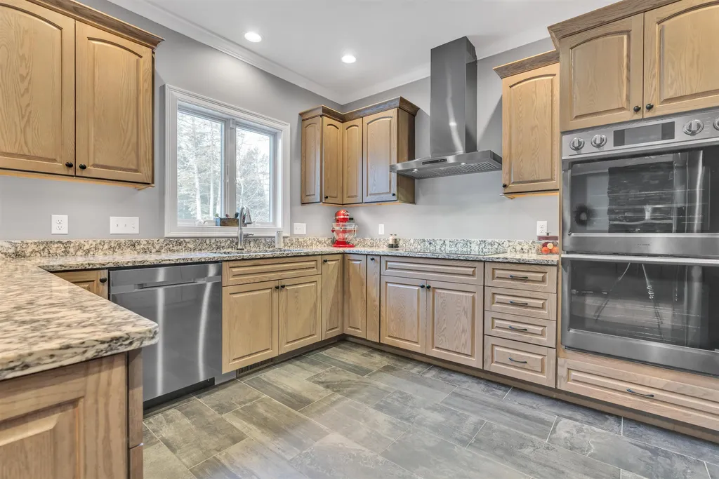 33 Laredo Lane Rochester NH 03868
