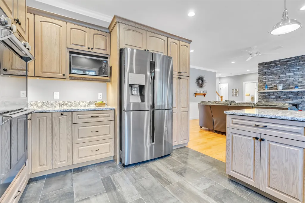 33 Laredo Lane Rochester NH 03868