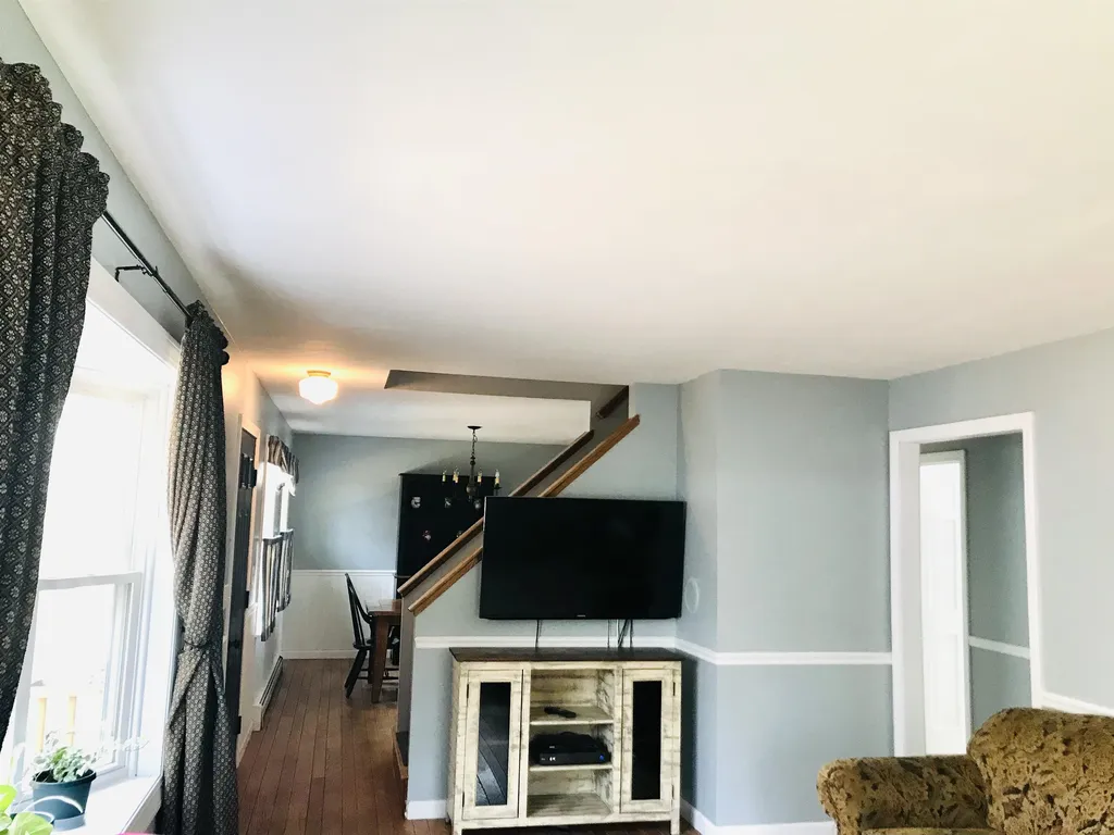 31 Meeting Hill Road Hillsborough NH 03244