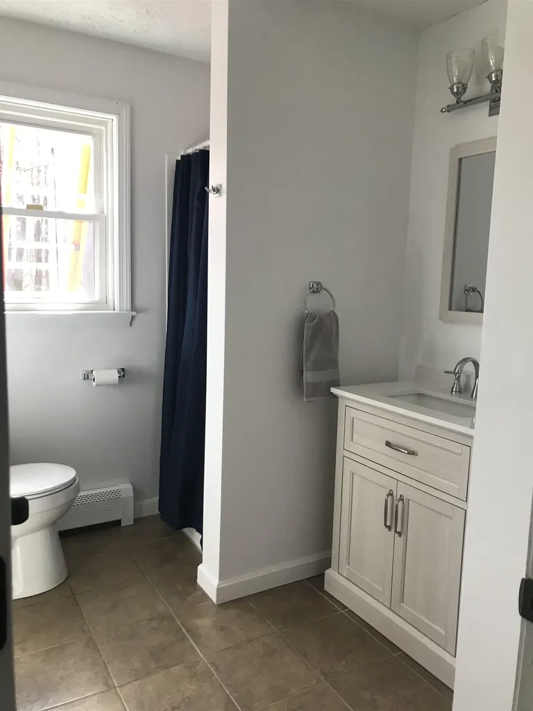 31 Meeting Hill Road Hillsborough NH 03244