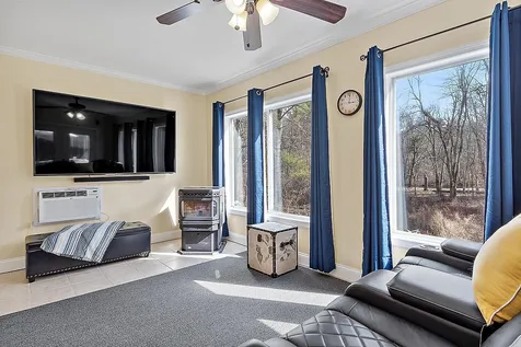 63 Tallant Road Pelham NH 03076