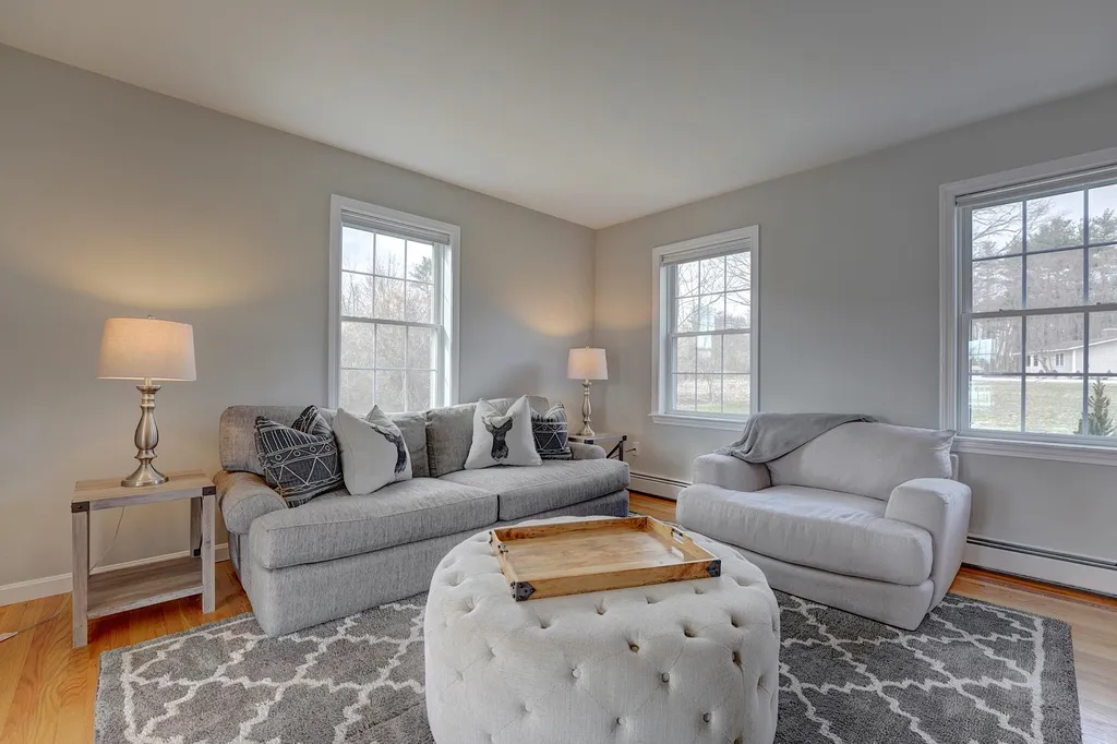 114 High Street Stratham NH 03885