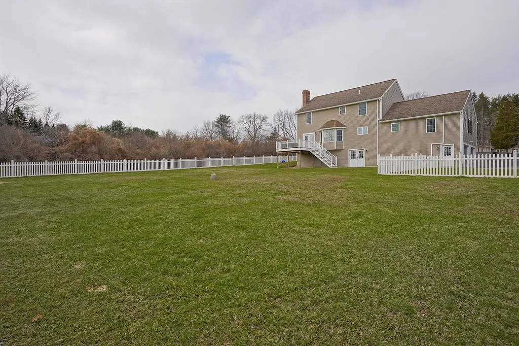 114 High Street Stratham NH 03885