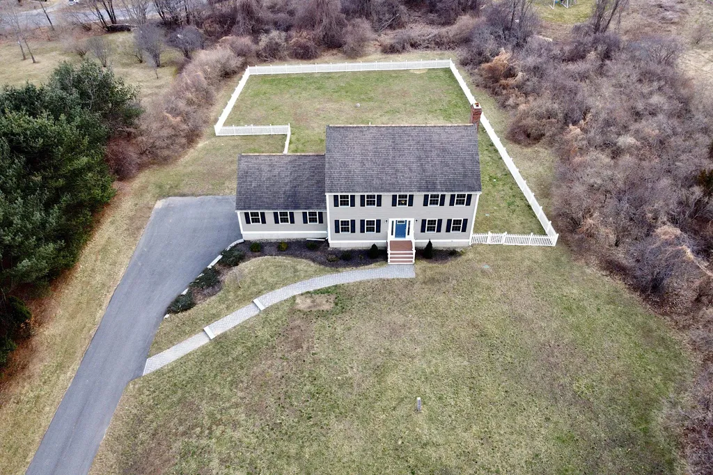 114 High Street Stratham NH 03885