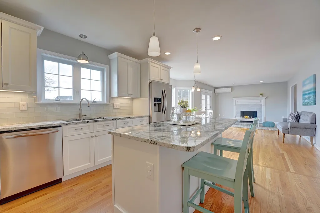 114 High Street Stratham NH 03885
