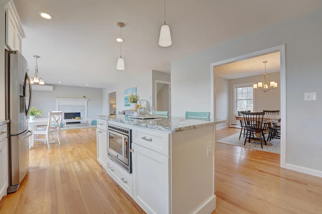 114 High Street Stratham NH 03885