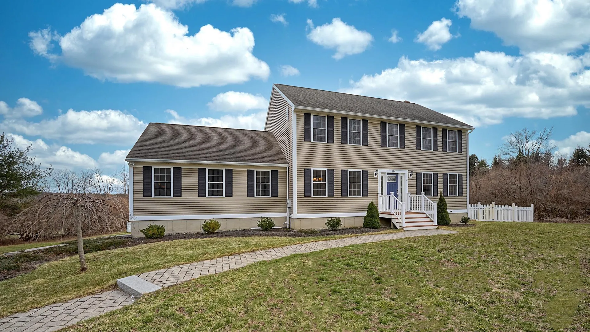 114 High Street Stratham NH 03885