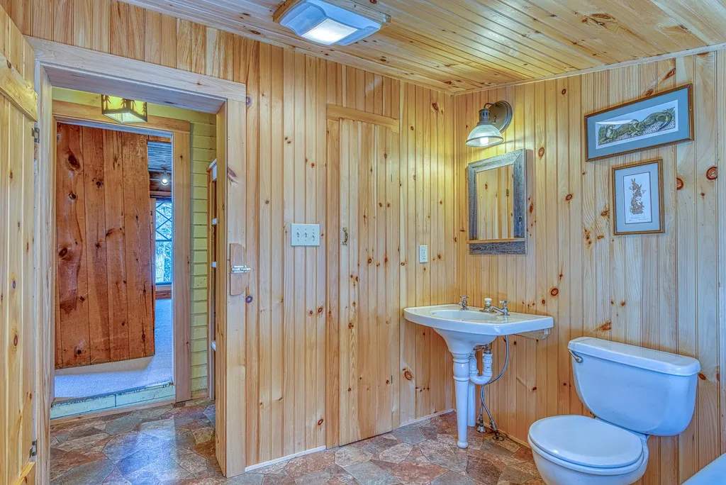 31 Don Gerry Road Bristol NH 03223
