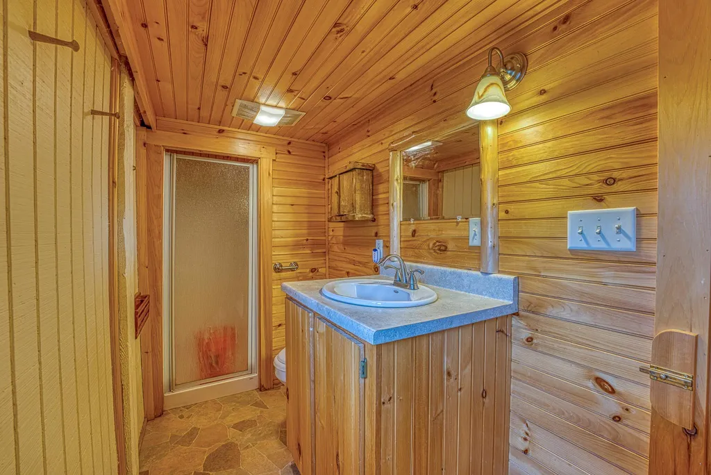 31 Don Gerry Road Bristol NH 03223