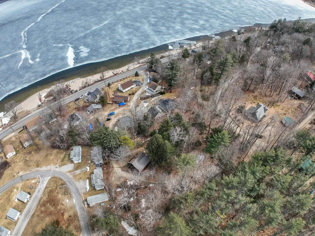 31 Don Gerry Road Bristol NH 03223