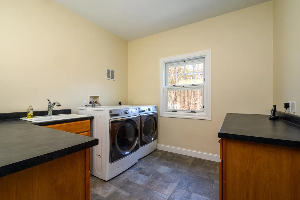 81 Blueberry Hill Lane Gilford NH 03249