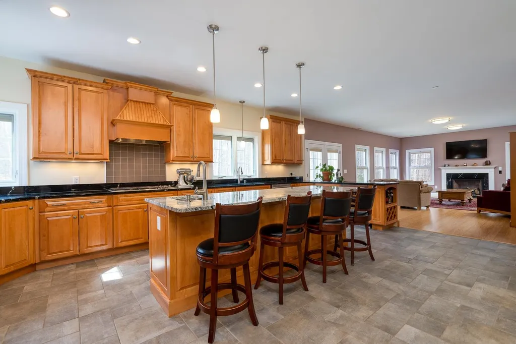 81 Blueberry Hill Lane Gilford NH 03249