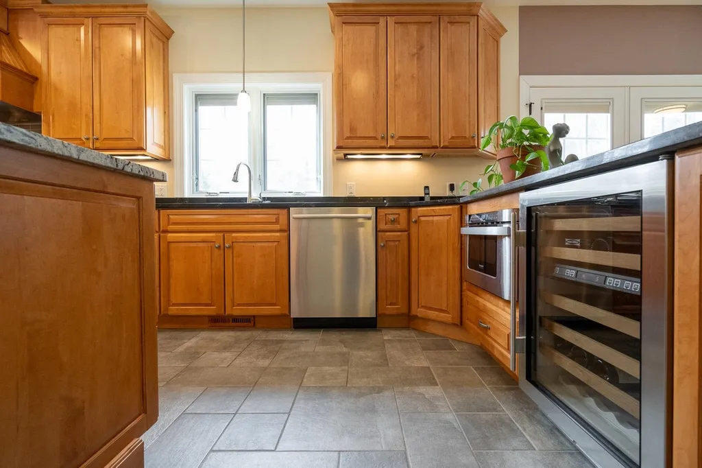 81 Blueberry Hill Lane Gilford NH 03249