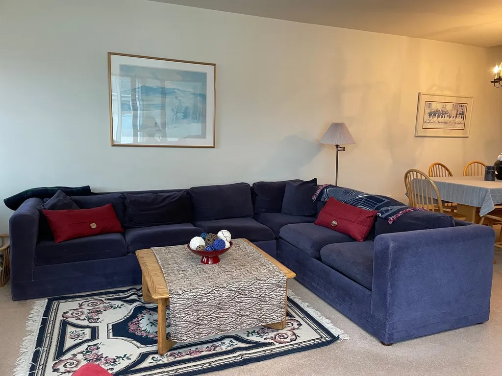 21 Amsterdam Avenue Warren VT 05674