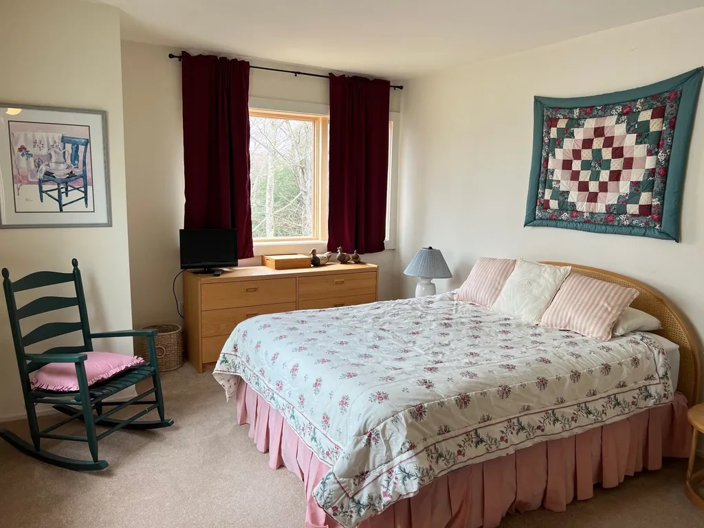 21 Amsterdam Avenue Warren VT 05674