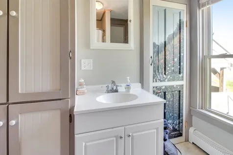 5 Emerson Street Plymouth NH 03264