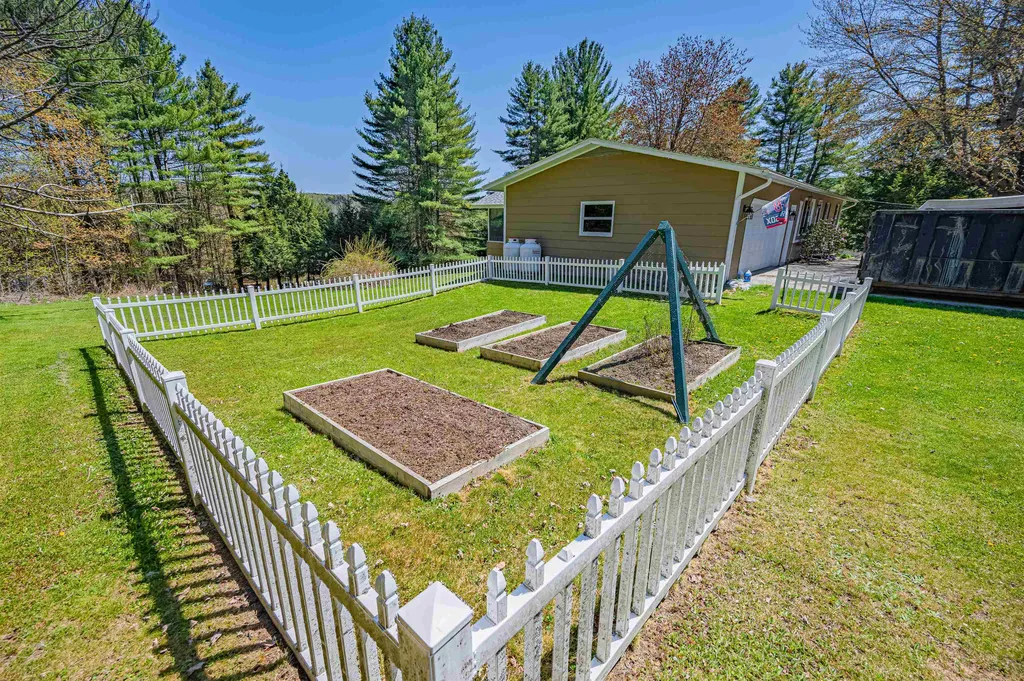 35 Robinhood Circle Montpelier VT 05602