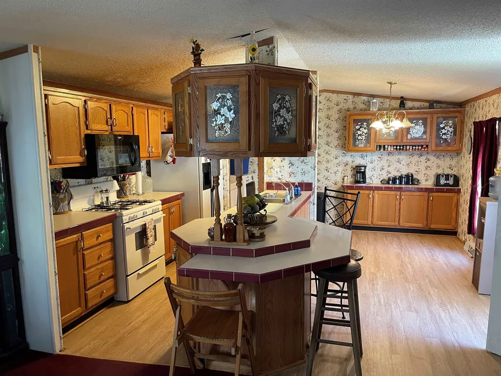 207 Cross Mill Road Northfield NH 03276