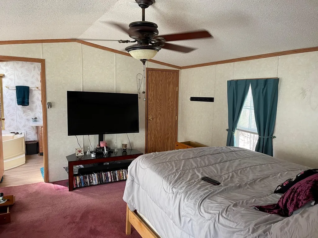 207 Cross Mill Road Northfield NH 03276