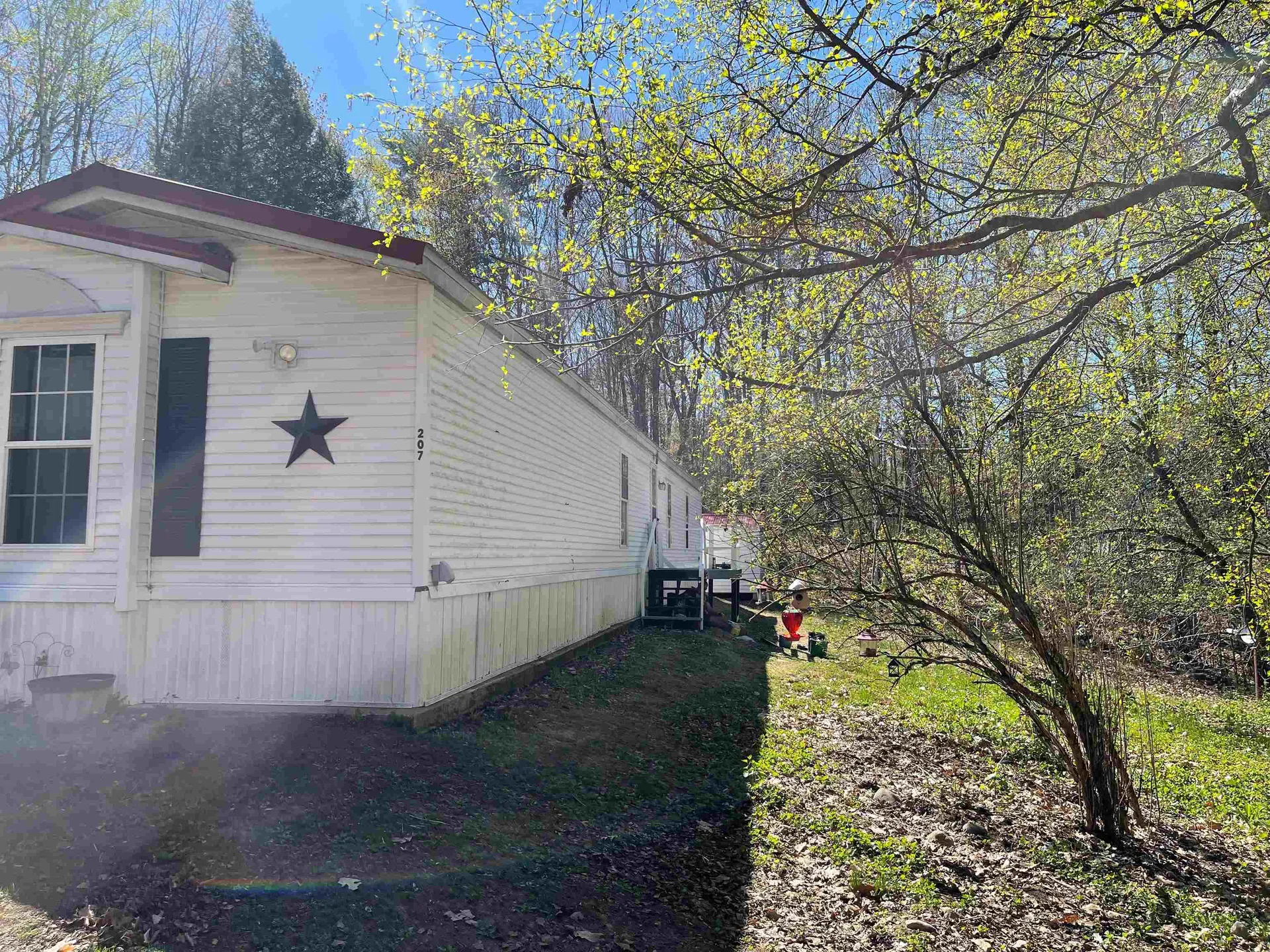 207 Cross Mill Road Northfield NH 03276