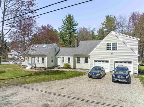 18 Squamscott Road Stratham NH 03885