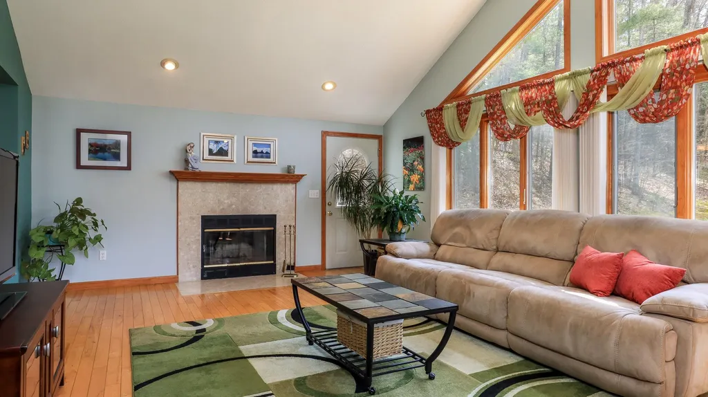 11 Brook Drive Hudson NH 03051