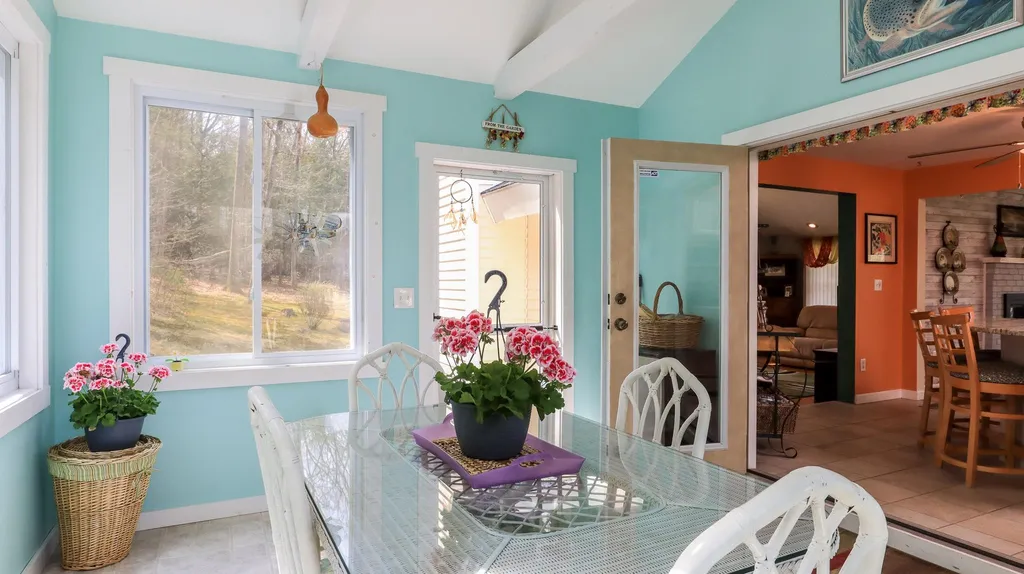 11 Brook Drive Hudson NH 03051