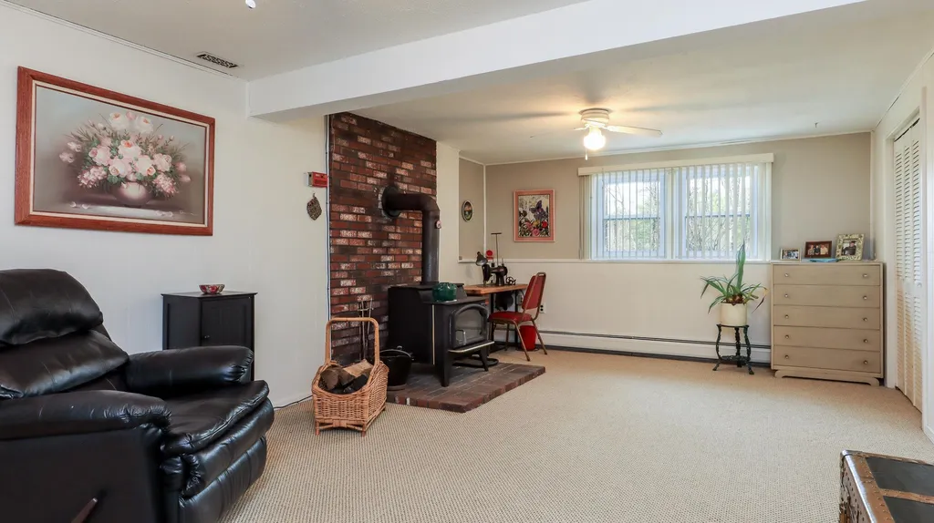 11 Brook Drive Hudson NH 03051