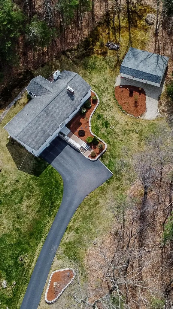11 Brook Drive Hudson NH 03051