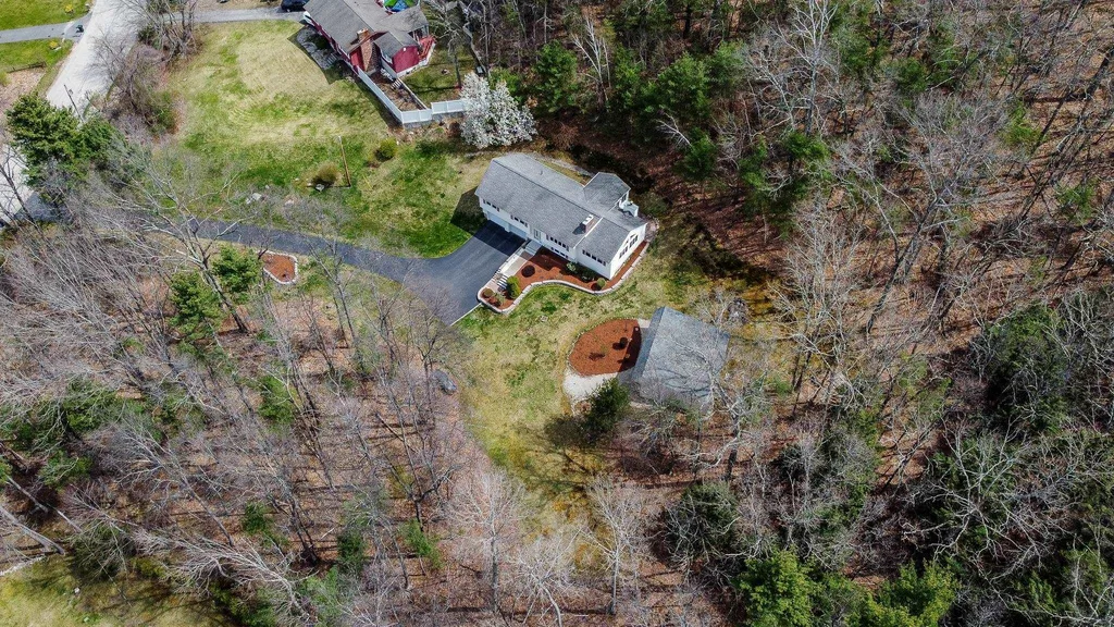 11 Brook Drive Hudson NH 03051