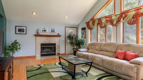 11 Brook Drive Hudson NH 03051