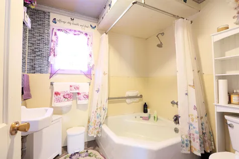 58 Jefferson Avenue Lunenburg VT 05904